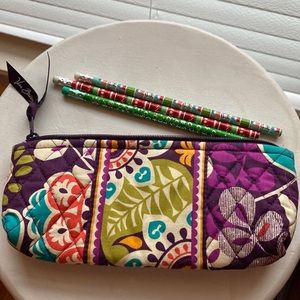 🎁Vera Bradley pouch🎁